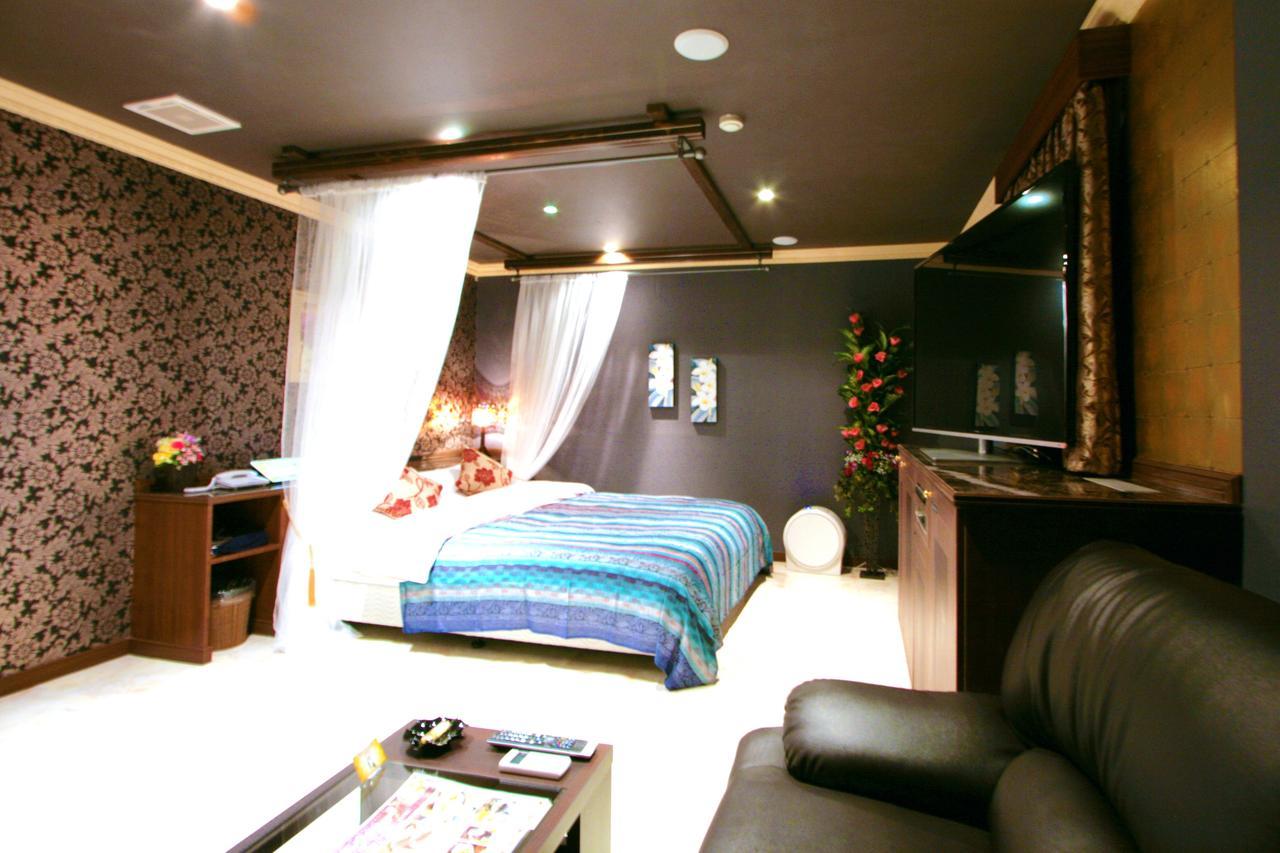 Sari Seki Inter (Adults Only) Otel Kameyama Dış mekan fotoğraf