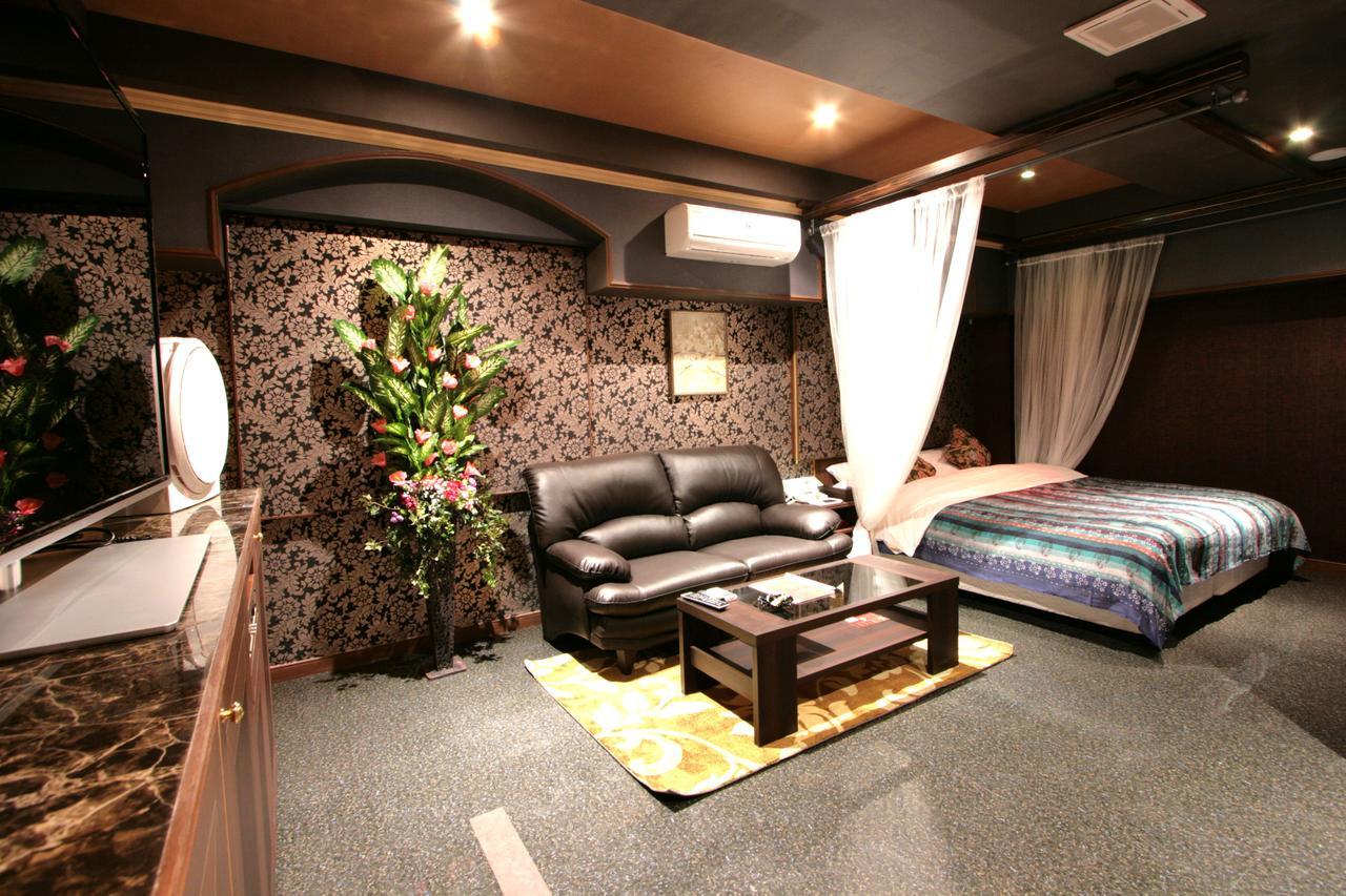 Sari Seki Inter (Adults Only) Otel Kameyama Dış mekan fotoğraf